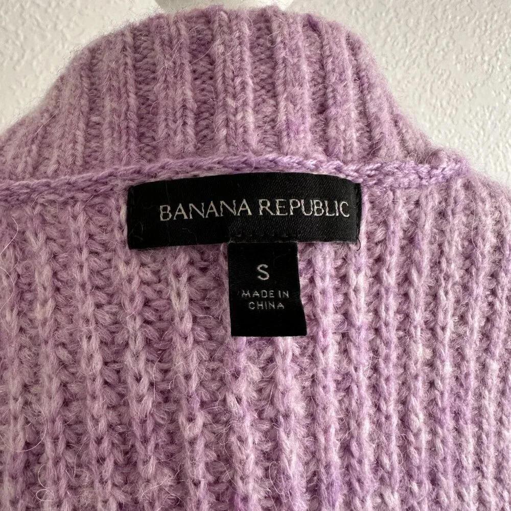 💜 **Banana Republic Merino-Blend Oversized V-Neck Sweater – Size Small** 💜 - Picture 5 of 7